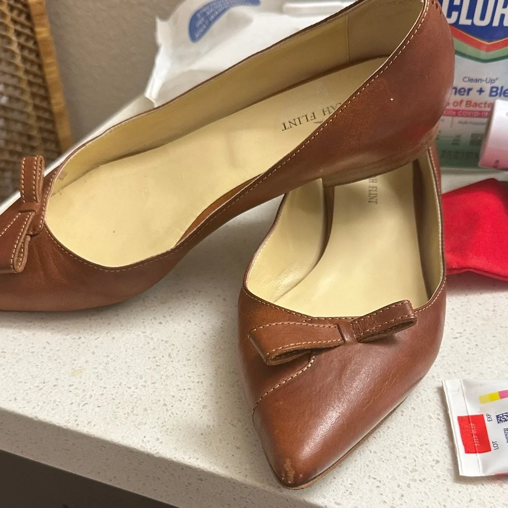 Sarah flint (Natalie) Elegant Brown Leather Flats with Bow - Picture 5 of 10